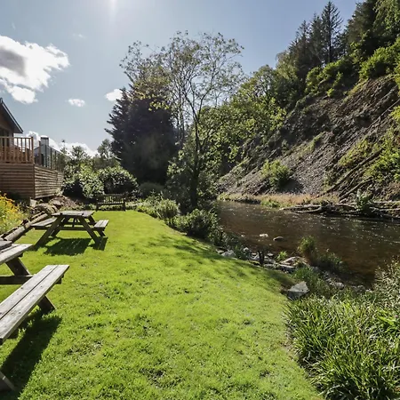 Riverside No 4 Holiday home