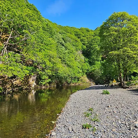 Дом отдыха Riverside No 4 *