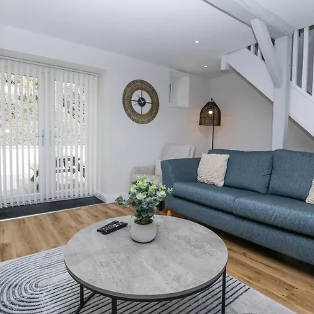 Holiday home Riverside No 4 *
