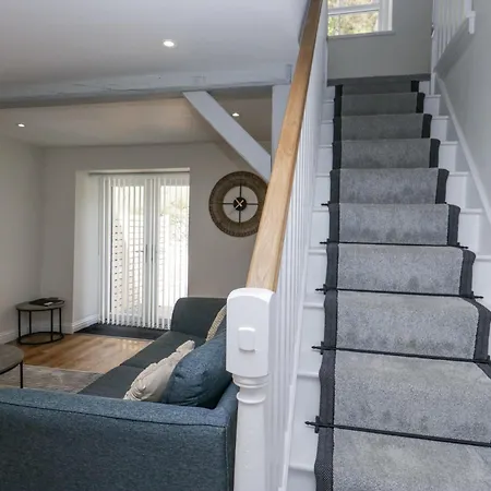 Riverside No 4 Holiday home
