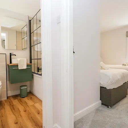 Riverside No 4 Дом отдыха *