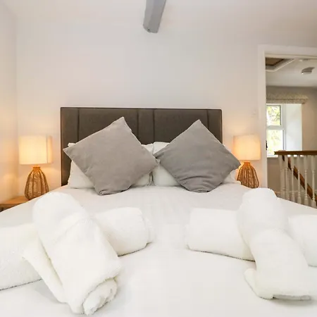 Дом отдыха Riverside No 4