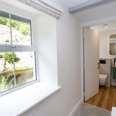 Riverside No 4 Дом отдыха