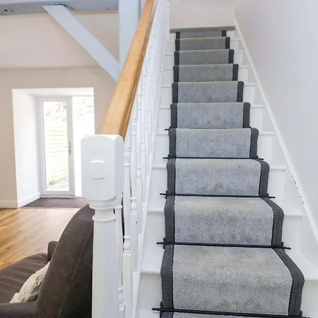 Riverside No 4 Дом отдыха *