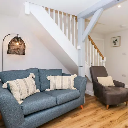 Дом отдыха Riverside No 4